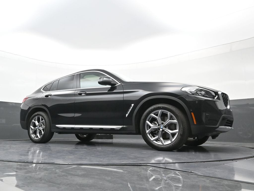 2025 BMW X4 xDrive30i