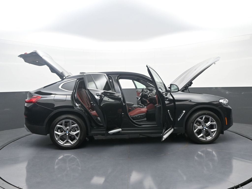 2025 BMW X4 xDrive30i