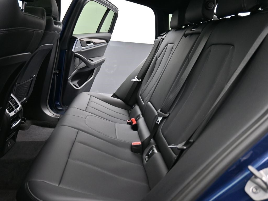 2025 BMW X4 xDrive30i