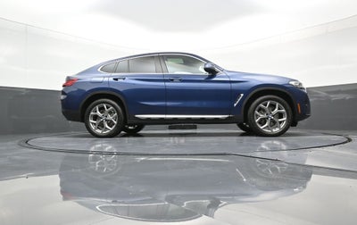 2025 BMW X4 xDrive30i