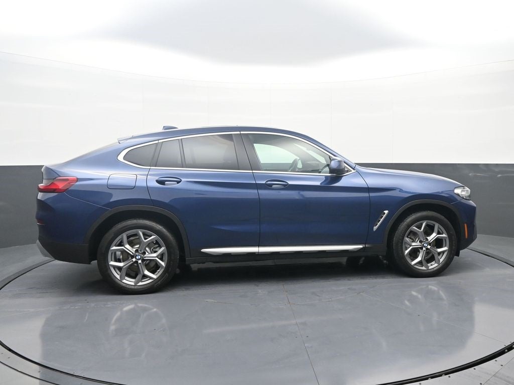 2025 BMW X4 xDrive30i