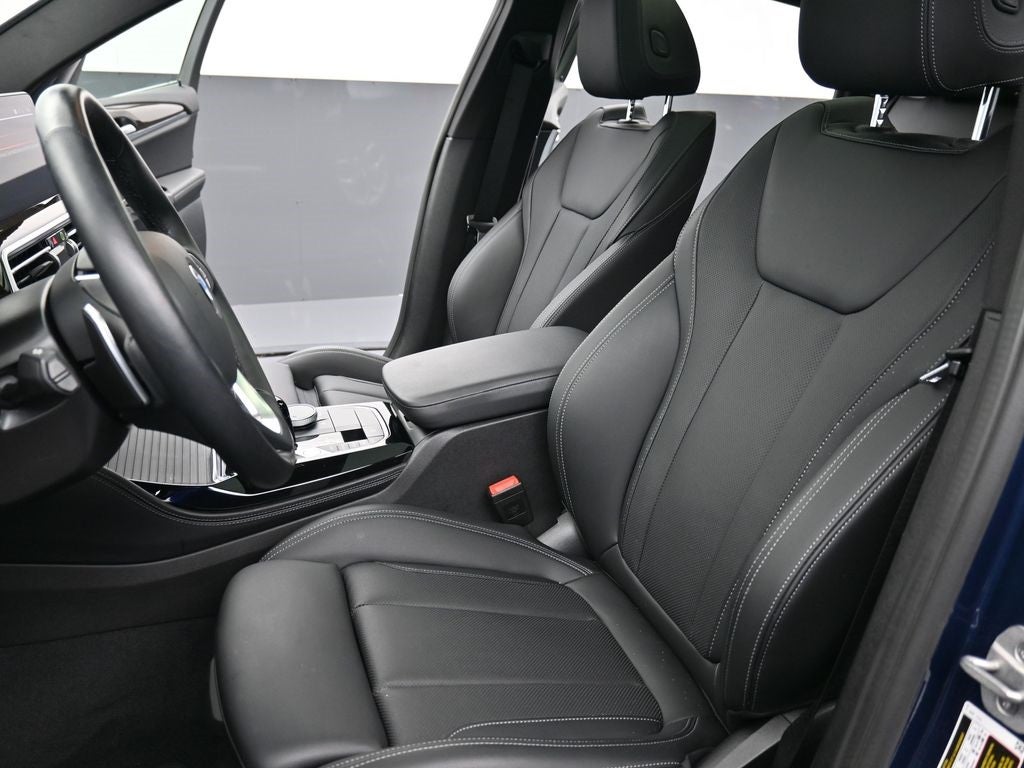 2025 BMW X4 xDrive30i