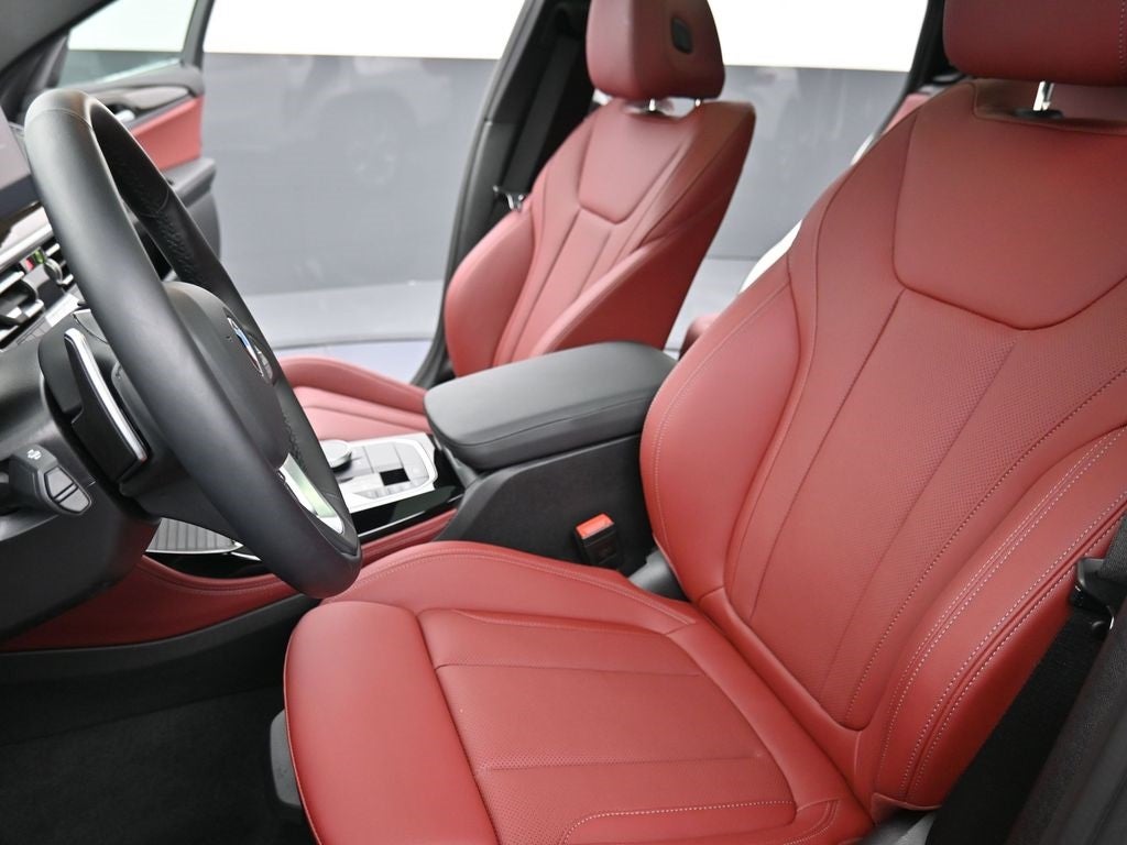 2025 BMW X4 xDrive30i
