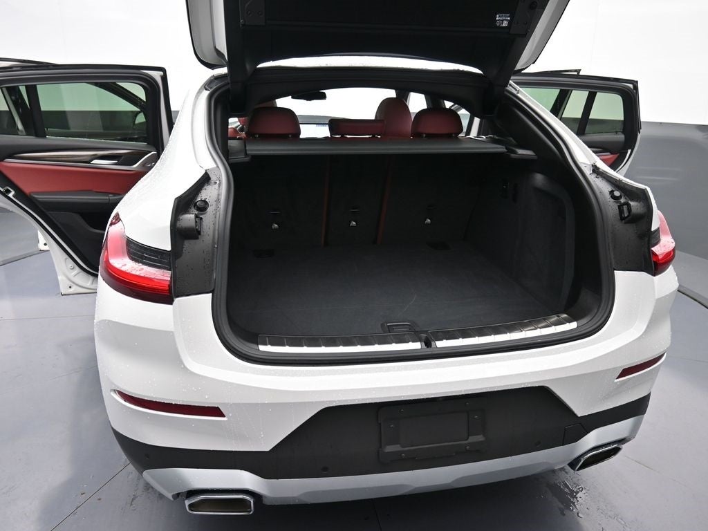 2025 BMW X4 xDrive30i