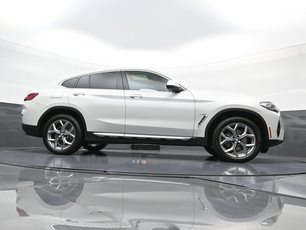 2025 BMW X4 xDrive30i