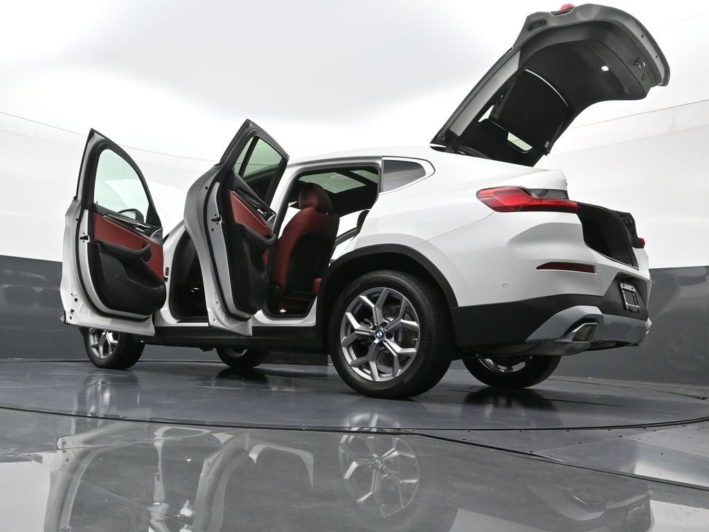 2025 BMW X4 xDrive30i