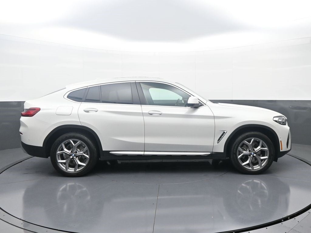2025 BMW X4 xDrive30i