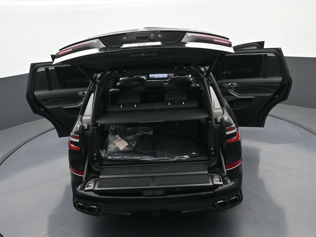 2025 BMW X7 M60i