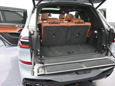 2023 BMW X7 M60i