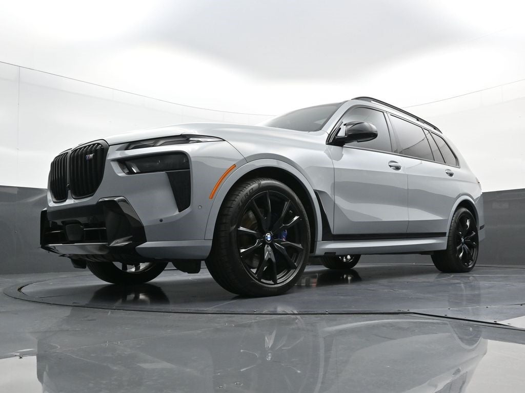 2023 BMW X7 M60i