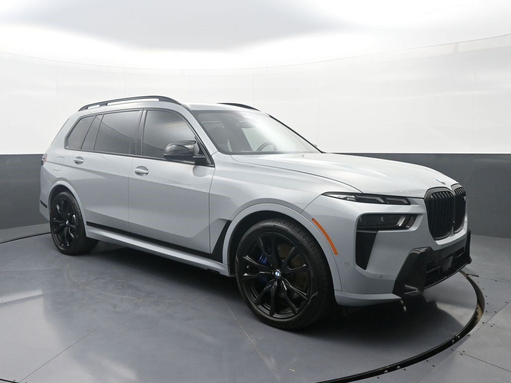 2023 BMW X7 M60i