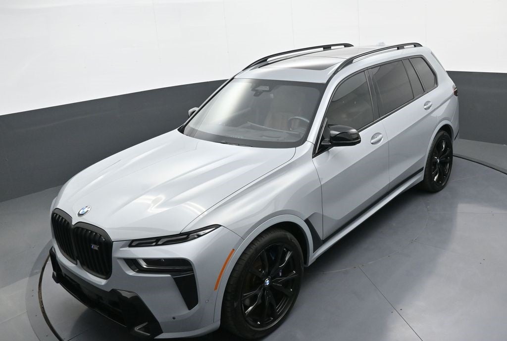 2023 BMW X7 M60i