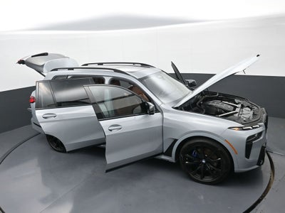 2023 BMW X7 M60i