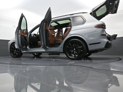 2023 BMW X7 M60i