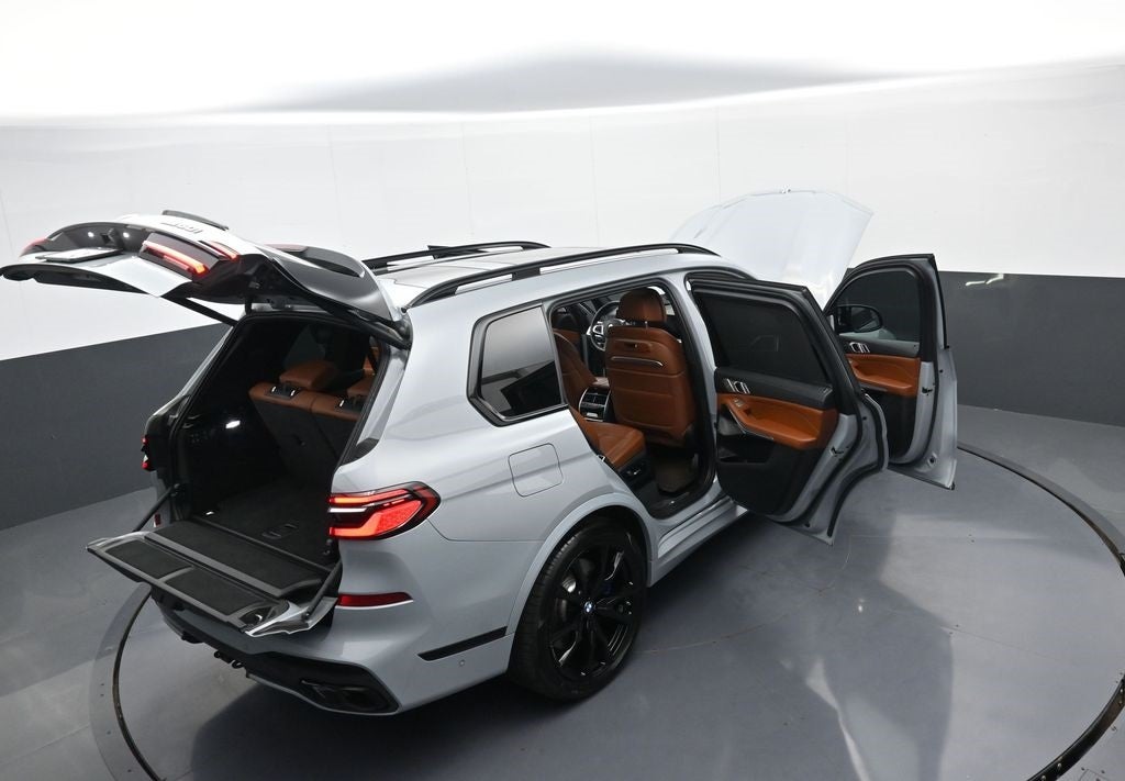 2023 BMW X7 M60i