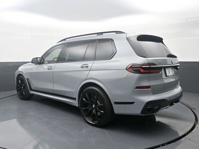 2023 BMW X7 M60i