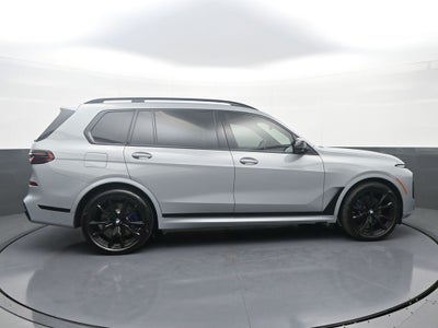 2023 BMW X7 M60i