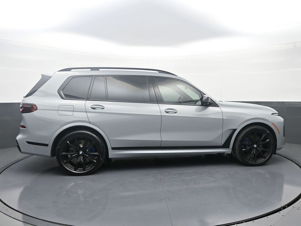2023 BMW X7 M60i