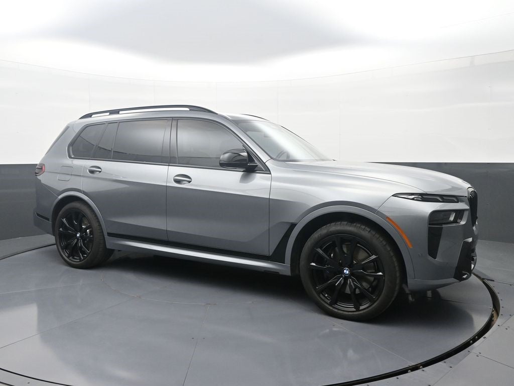 2025 BMW X7 M60i