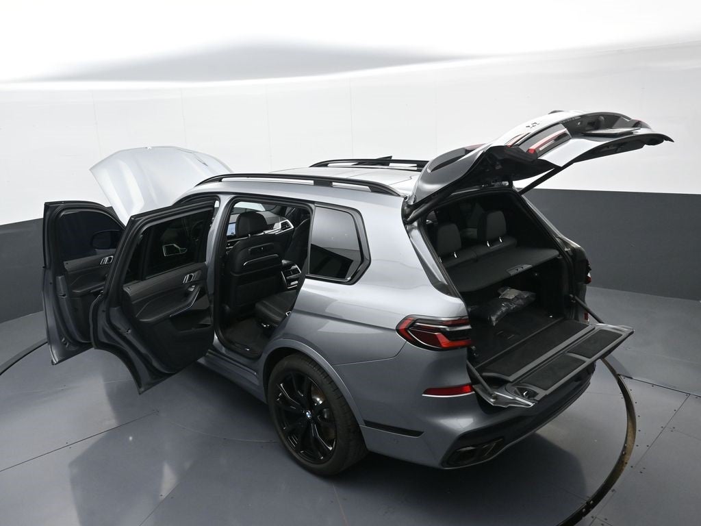 2025 BMW X7 M60i