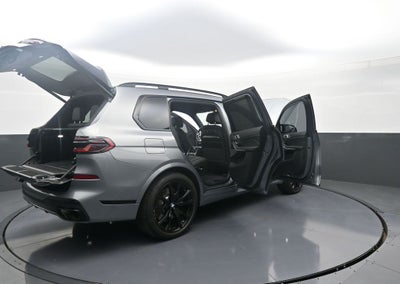 2025 BMW X7 M60i