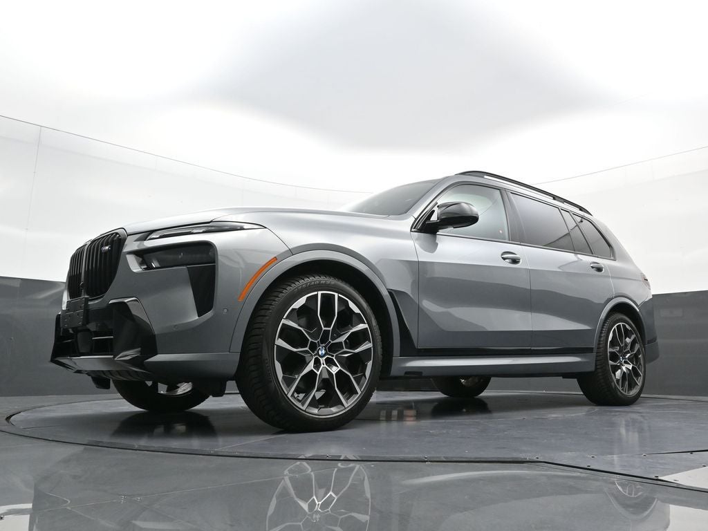 2025 BMW X7 M60i