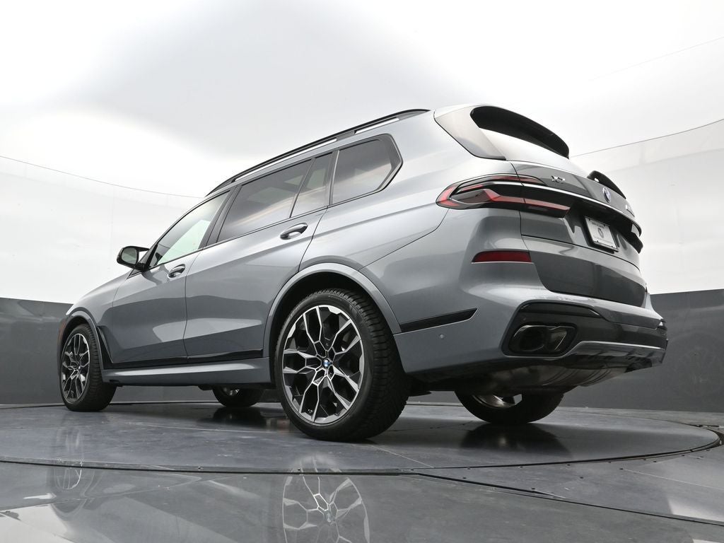 2025 BMW X7 M60i