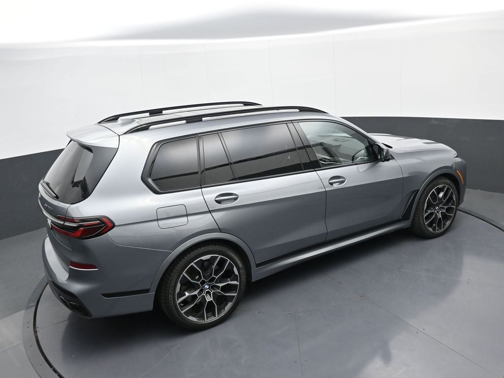 2025 BMW X7 M60i