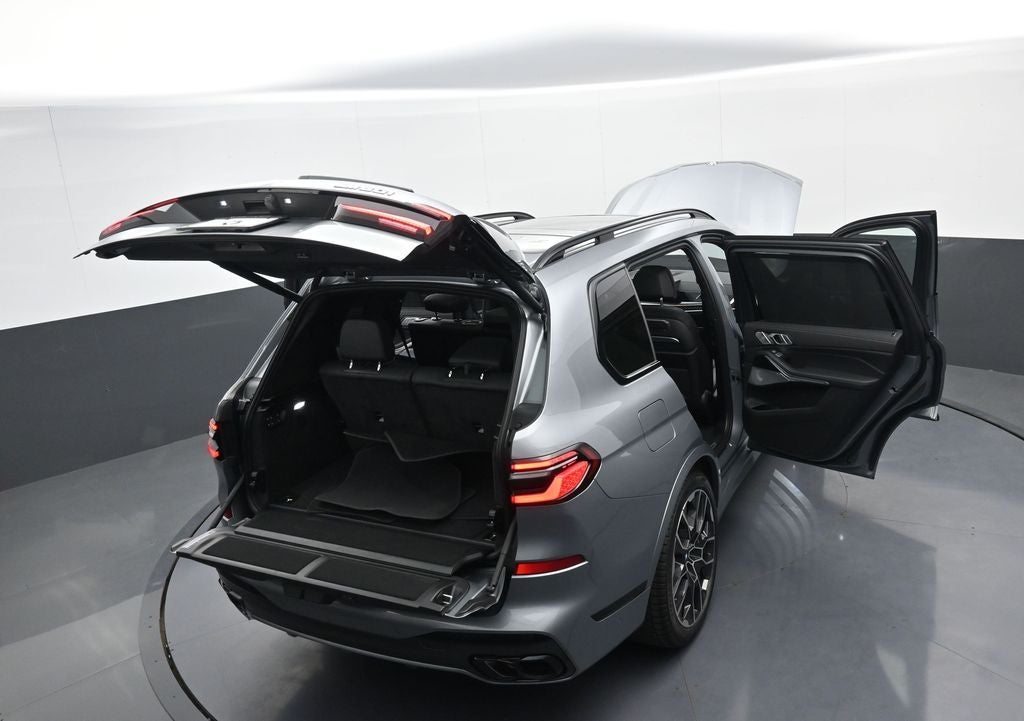 2025 BMW X7 M60i