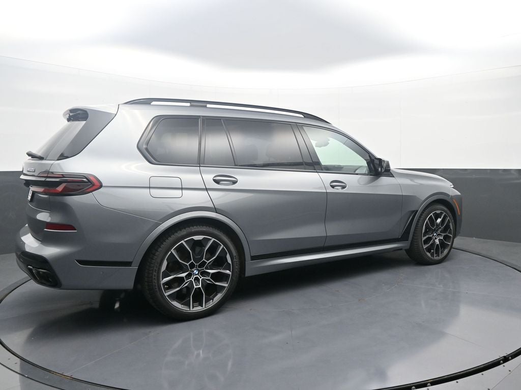 2025 BMW X7 M60i