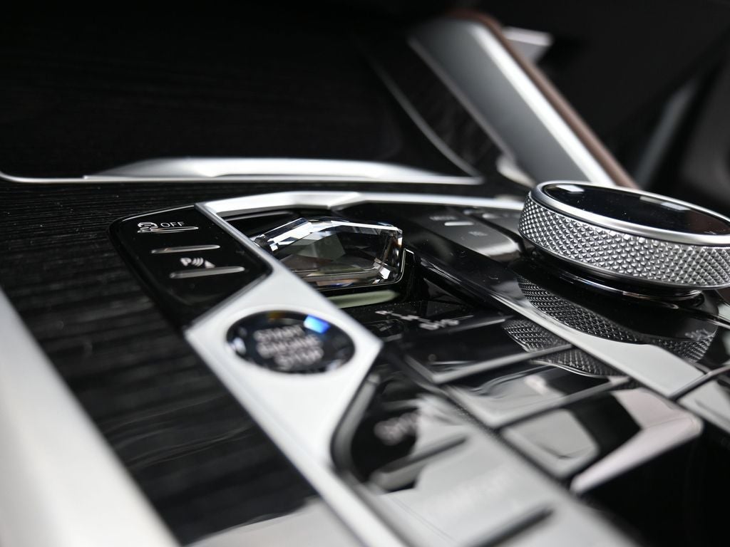 2025 BMW X6 M60i