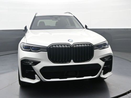 2022 BMW X7 M50i