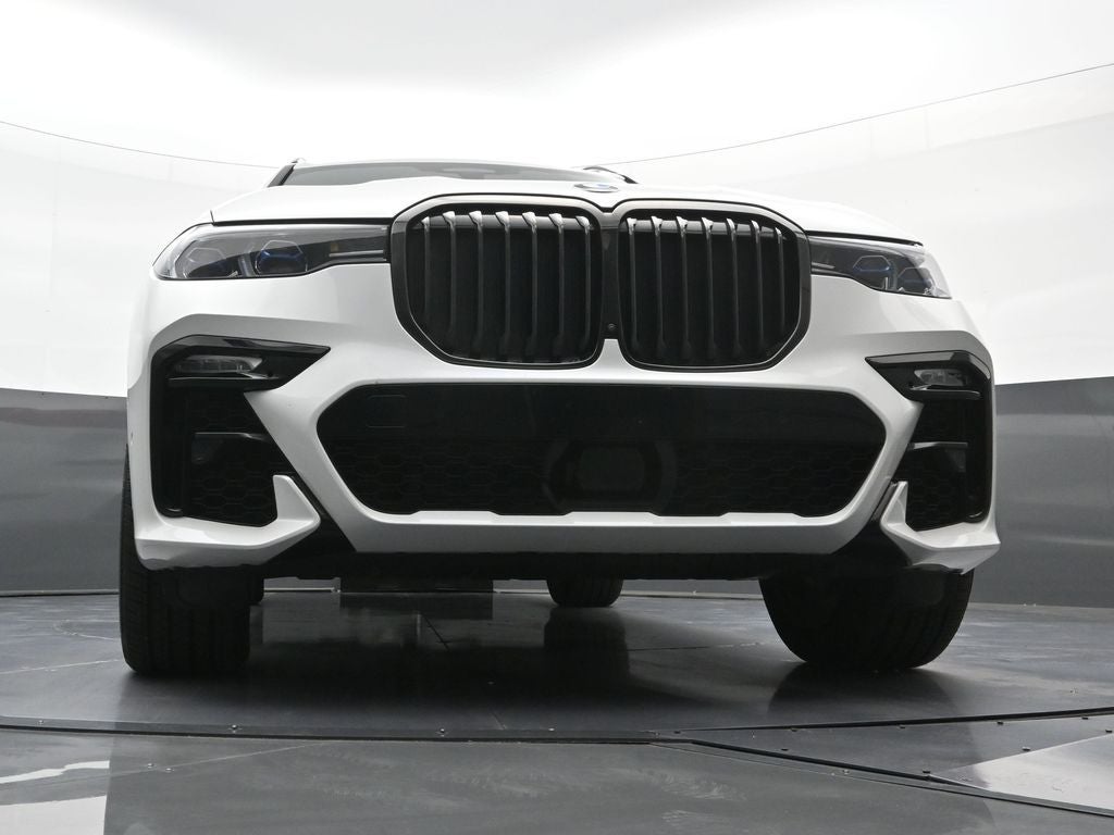 2022 BMW X7 M50i