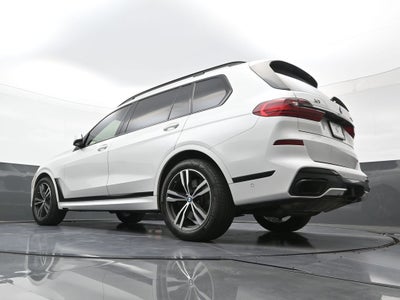 2022 BMW X7 M50i