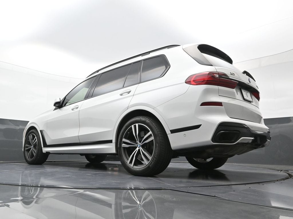 2022 BMW X7 M50i