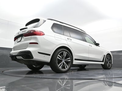 2022 BMW X7 M50i
