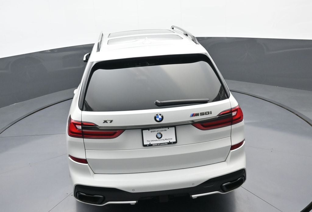 2022 BMW X7 M50i