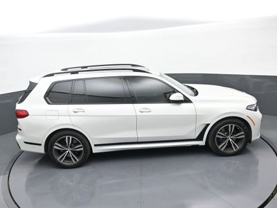 2022 BMW X7 M50i