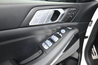 2022 BMW X7 M50i