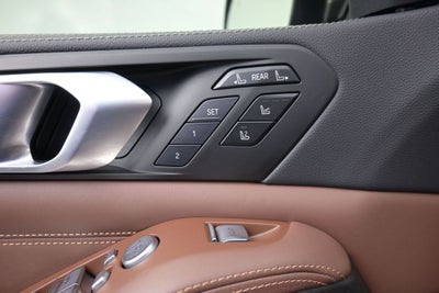 2022 BMW X7 M50i