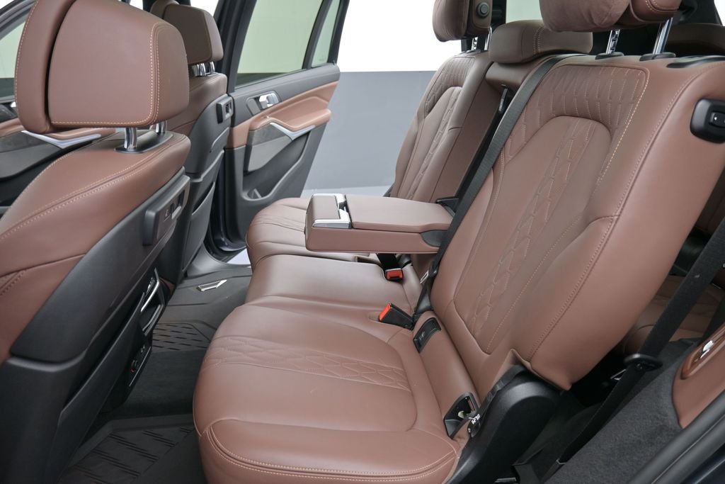 2022 BMW X7 M50i
