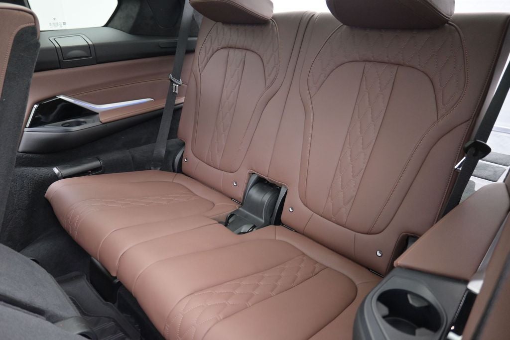 2022 BMW X7 M50i