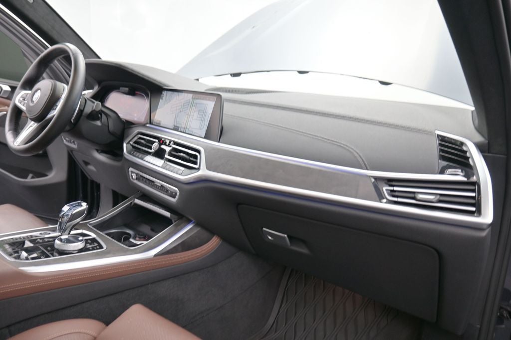 2022 BMW X7 M50i