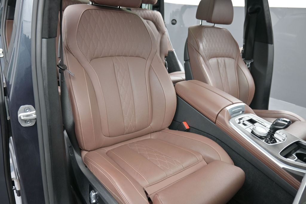 2022 BMW X7 M50i