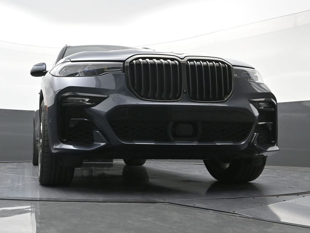 2022 BMW X7 M50i