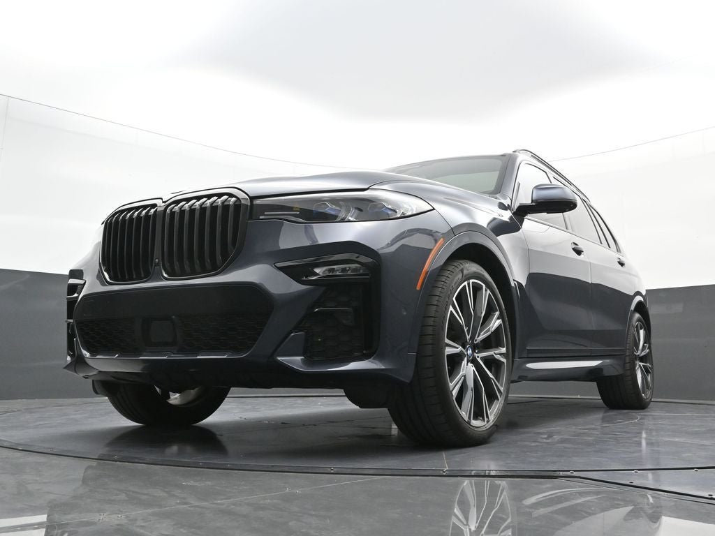 2022 BMW X7 M50i