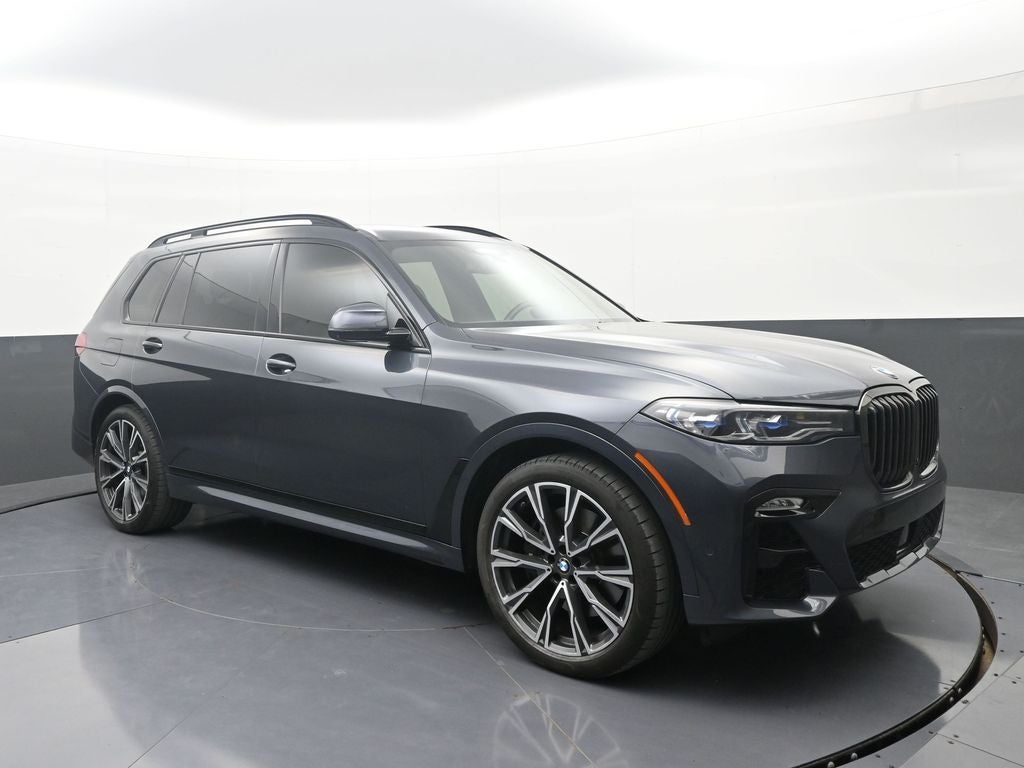 2022 BMW X7 M50i