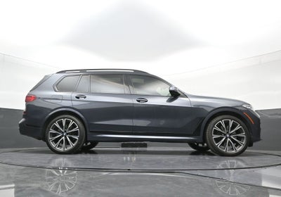 2022 BMW X7 M50i