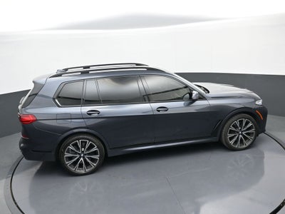 2022 BMW X7 M50i