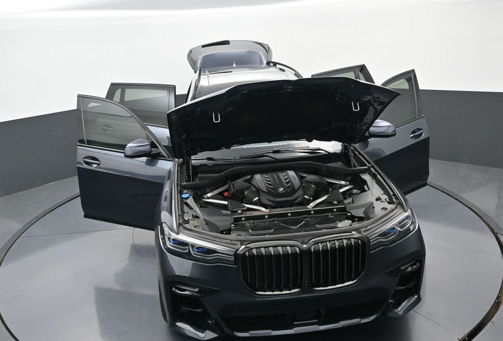 2022 BMW X7 M50i
